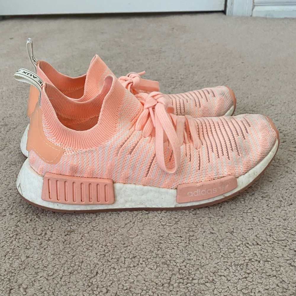 Women’s Adidas Ultra boosts size 7